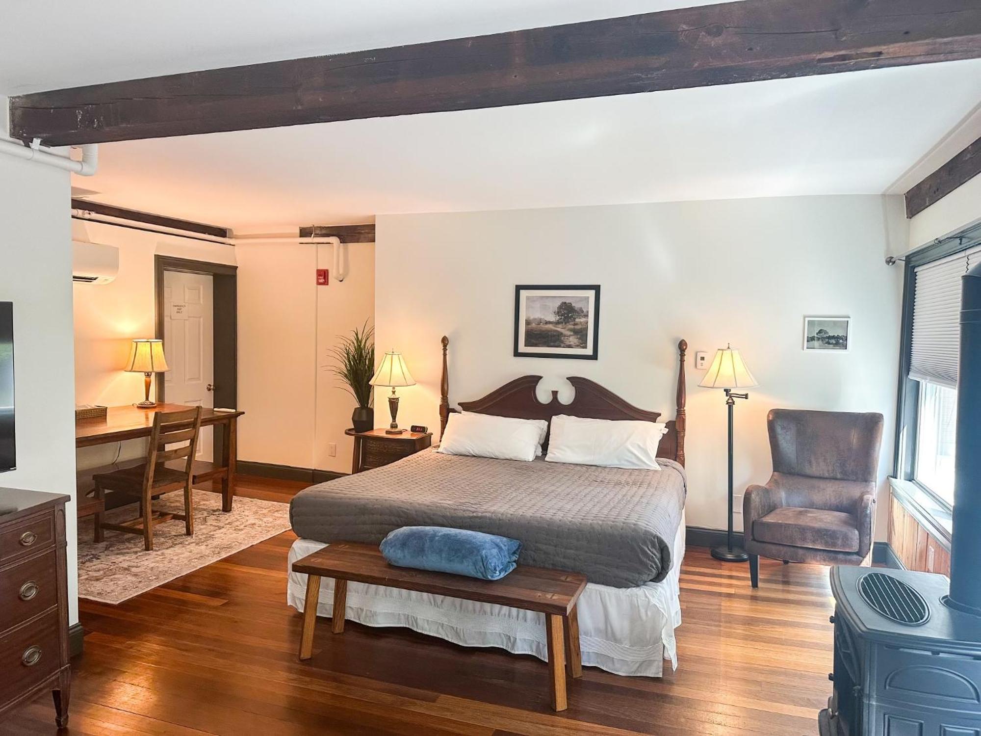 The Black Walnut Inn Amherst Exterior foto