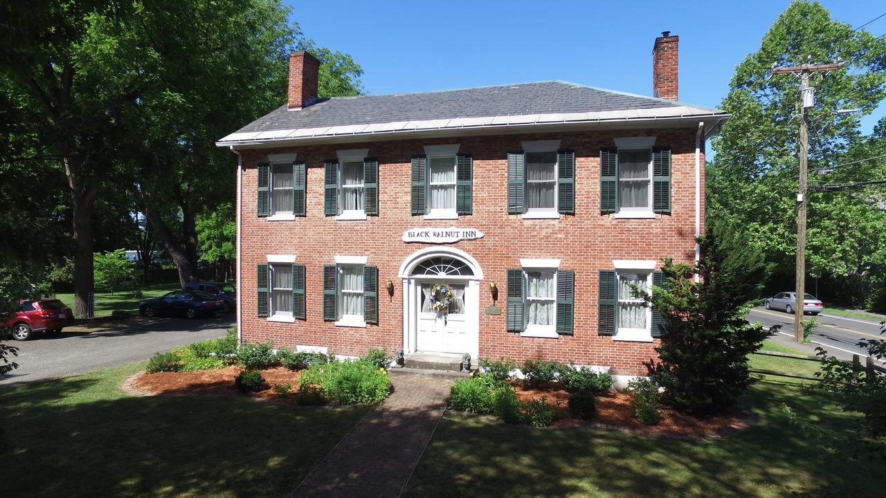 The Black Walnut Inn Amherst Exterior foto